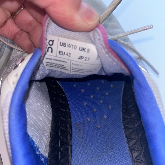 SIZE 10 | On Cloud Vista - Picture 6 of 6